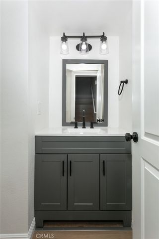 21901 Lassen Street 113, Chatsworth, CA 91311