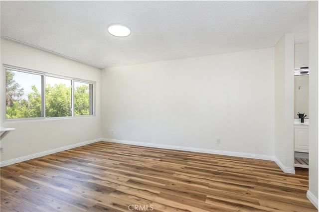 21901 Lassen Street 113, Chatsworth, CA 91311