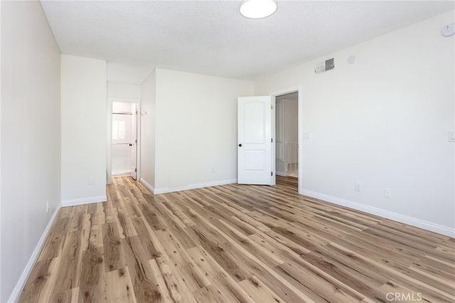 21901 Lassen Street 113, Chatsworth, CA 91311