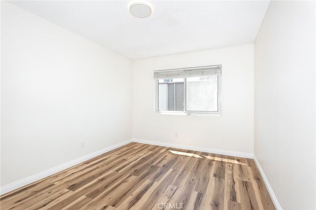 21901 Lassen Street 113, Chatsworth, CA 91311