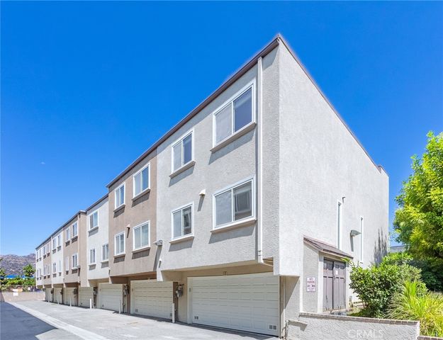 21901 Lassen Street 113, Chatsworth, CA 91311