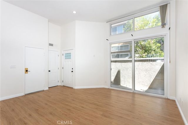 21901 Lassen Street 113, Chatsworth, CA 91311
