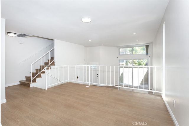 21901 Lassen Street 113, Chatsworth, CA 91311