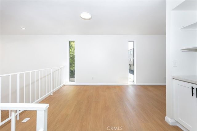 21901 Lassen Street 113, Chatsworth, CA 91311