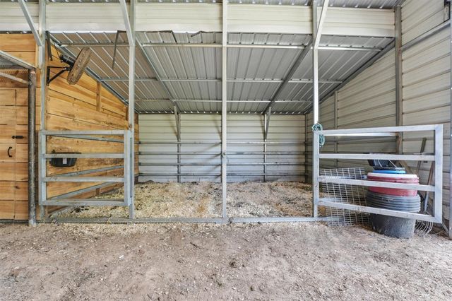 1140 County Road 2274, Cleveland, TX 77327