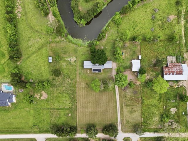 1140 County Road 2274, Cleveland, TX 77327