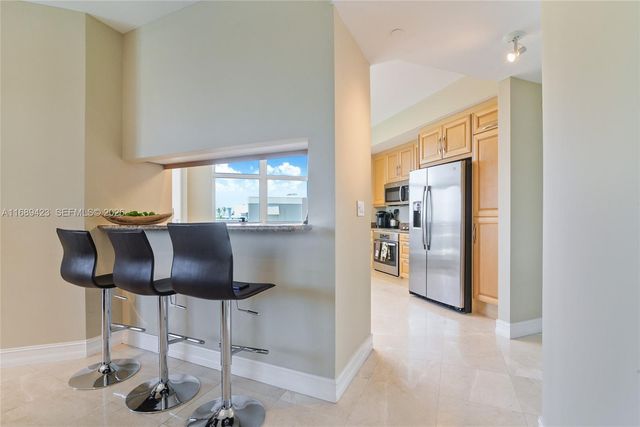 9751 E Bay Harbor Dr 8D, Bay Harbor Islands, FL 33154