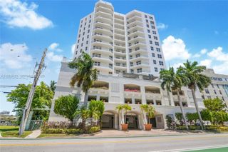 9751 E Bay Harbor Dr 8D, Bay Harbor Islands, FL 33154