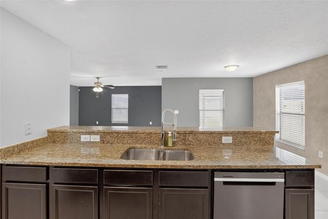 1115 WYNNMERE WALK AVENUE, Ruskin, FL 33570