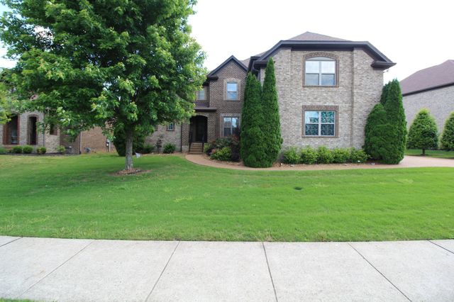 337 Crooked Creek Ln, Hendersonville, TN 37075