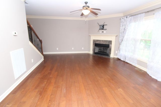 337 Crooked Creek Ln, Hendersonville, TN 37075