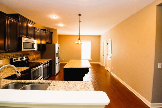 337 Crooked Creek Ln, Hendersonville, TN 37075