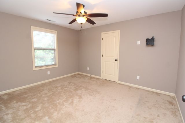 337 Crooked Creek Ln, Hendersonville, TN 37075
