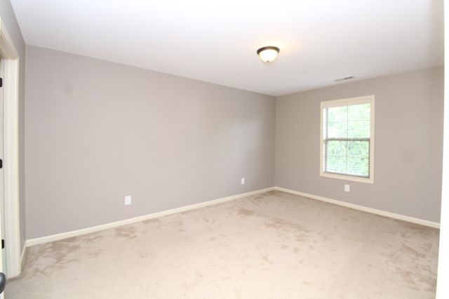 337 Crooked Creek Ln, Hendersonville, TN 37075