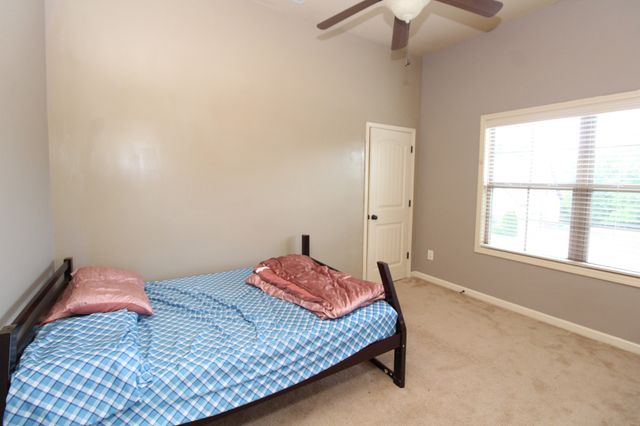 337 Crooked Creek Ln, Hendersonville, TN 37075