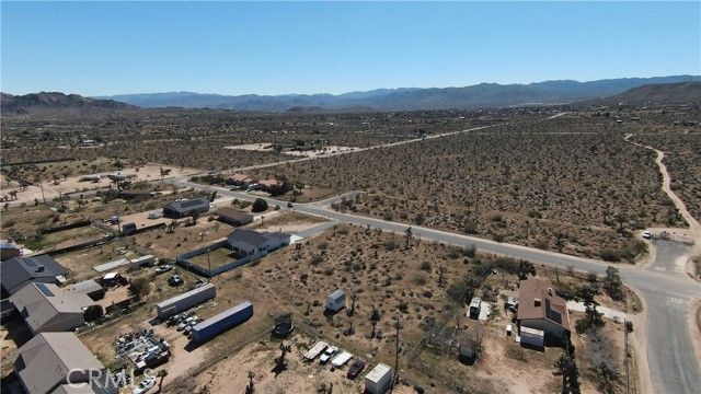 58394 Canterbury, Yucca Valley, CA 92284