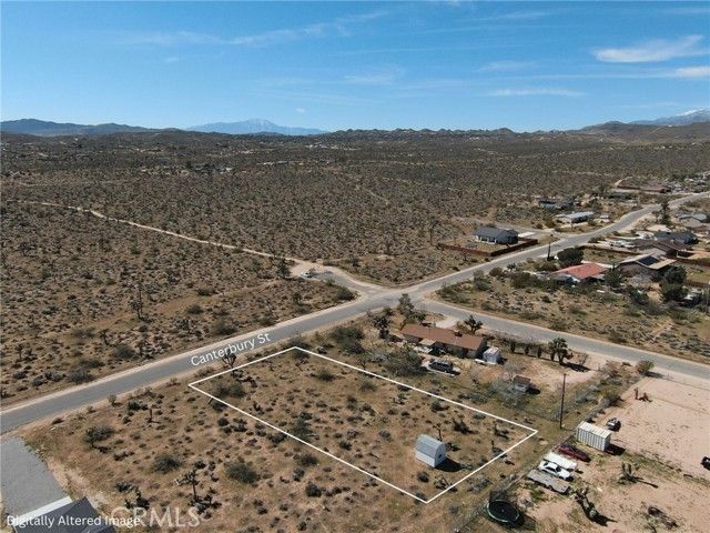 58394 Canterbury, Yucca Valley, CA 92284