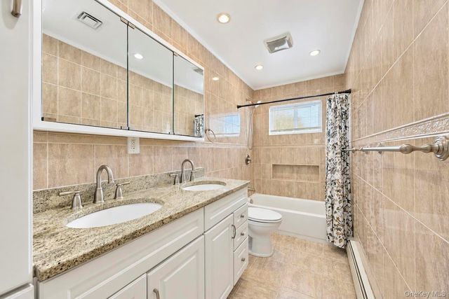 3 Avelaine Court, Babylon, NY 11702