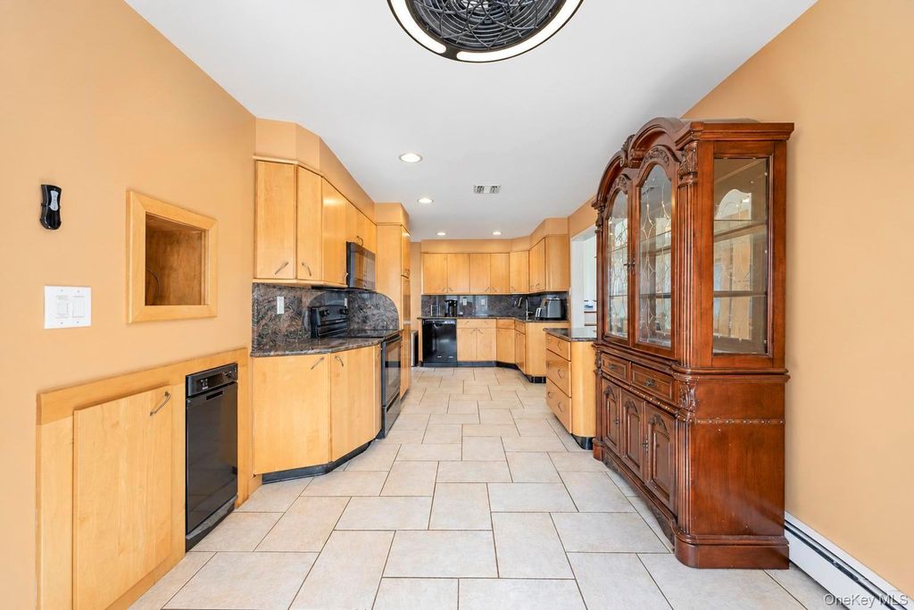 3 Avelaine Court, Babylon, NY 11702 — photo 5