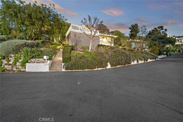 22271 3rd Avenue, Laguna Beach, CA 92651