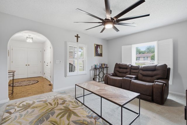 4812 Sierra Dr, Old Hickory, TN 37138