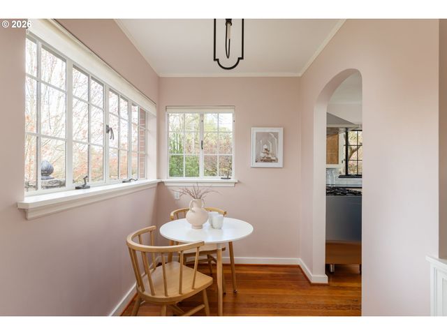 1128 Ne KNOTT St, Portland, OR 97212