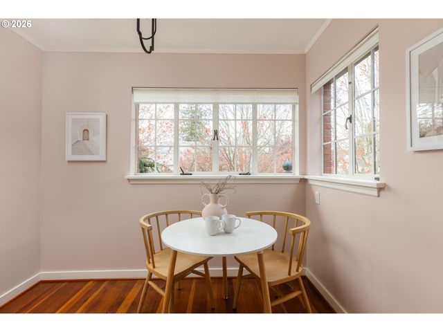 1128 Ne KNOTT St, Portland, OR 97212