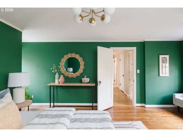 1128 Ne KNOTT St, Portland, OR 97212