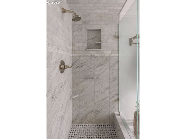 1128 Ne KNOTT St, Portland, OR 97212