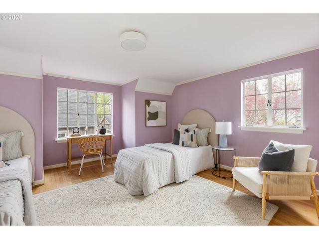 1128 Ne KNOTT St, Portland, OR 97212