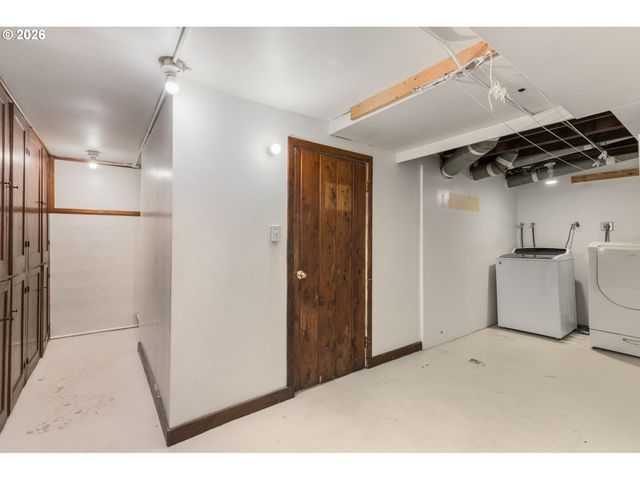 1128 Ne KNOTT St, Portland, OR 97212