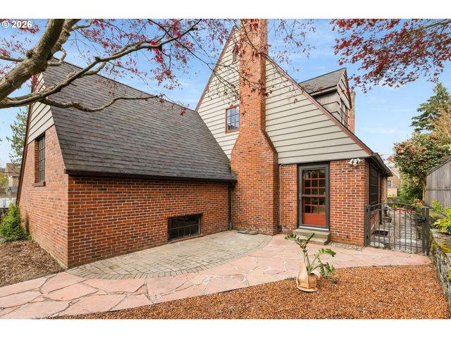 1128 Ne KNOTT St, Portland, OR 97212