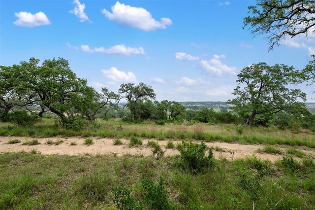 155 SW Crosswater LN, Dripping Springs, TX 78620