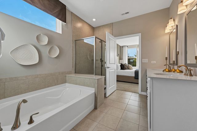 2792 Spring Circle South, Lindenhurst, IL 60046