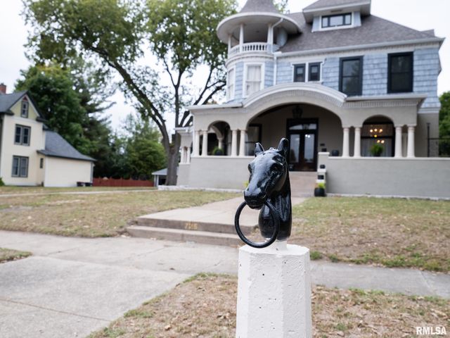 725 PARK Avenue, Pekin, IL 61554