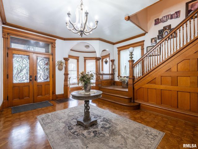 725 PARK Avenue, Pekin, IL 61554