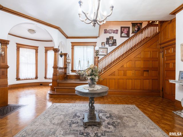 725 PARK Avenue, Pekin, IL 61554