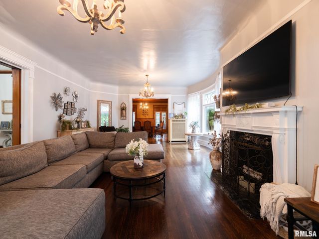 725 PARK Avenue, Pekin, IL 61554