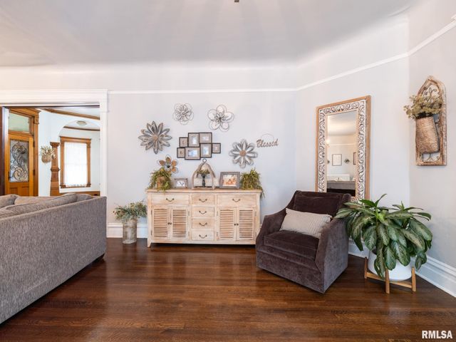 725 PARK Avenue, Pekin, IL 61554