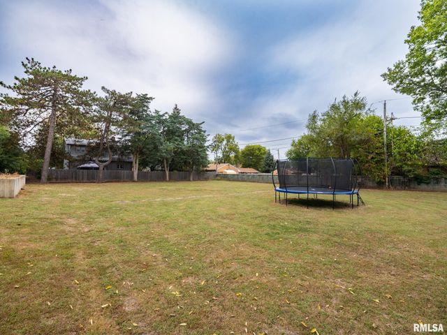 725 PARK Avenue, Pekin, IL 61554