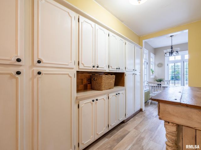 725 PARK Avenue, Pekin, IL 61554