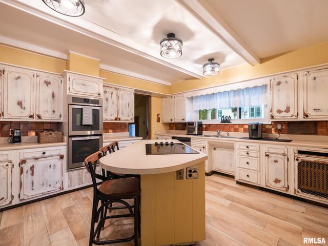 725 PARK Avenue, Pekin, IL 61554