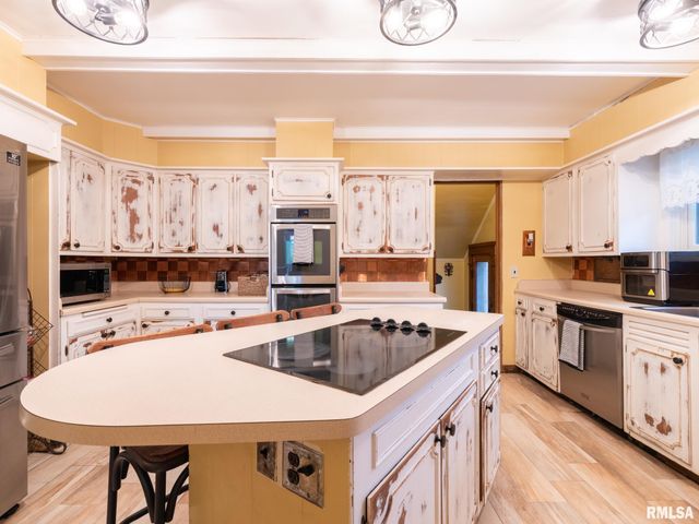 725 PARK Avenue, Pekin, IL 61554