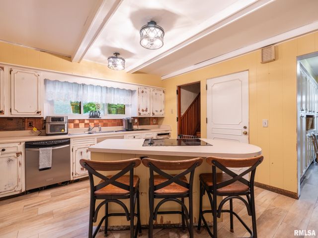 725 PARK Avenue, Pekin, IL 61554