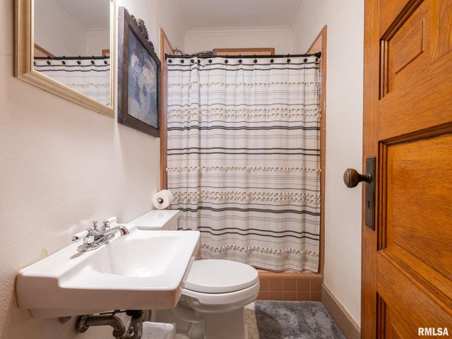 725 PARK Avenue, Pekin, IL 61554