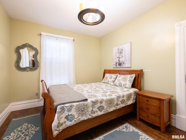 725 PARK Avenue, Pekin, IL 61554