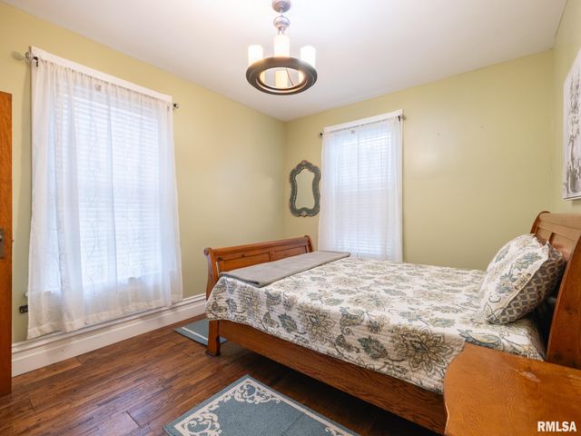 725 PARK Avenue, Pekin, IL 61554