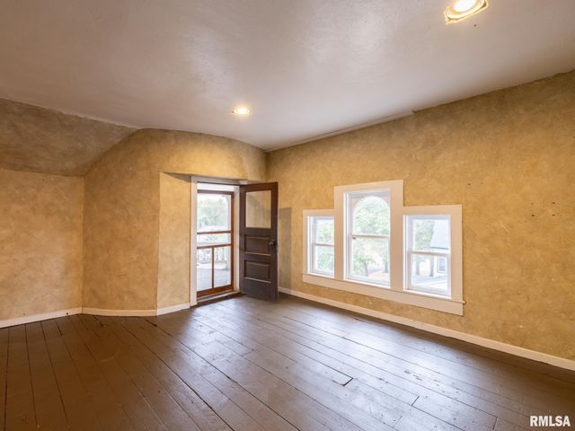 725 PARK Avenue, Pekin, IL 61554