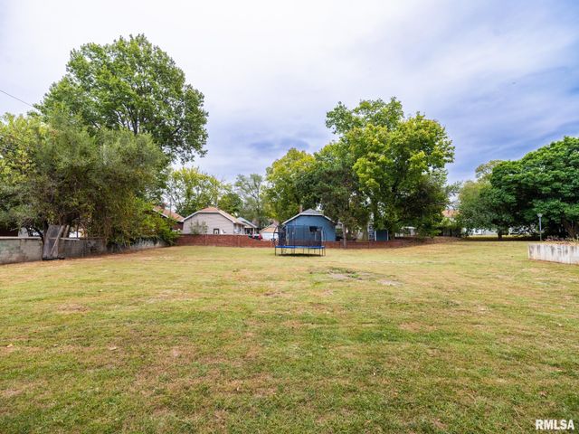 725 PARK Avenue, Pekin, IL 61554