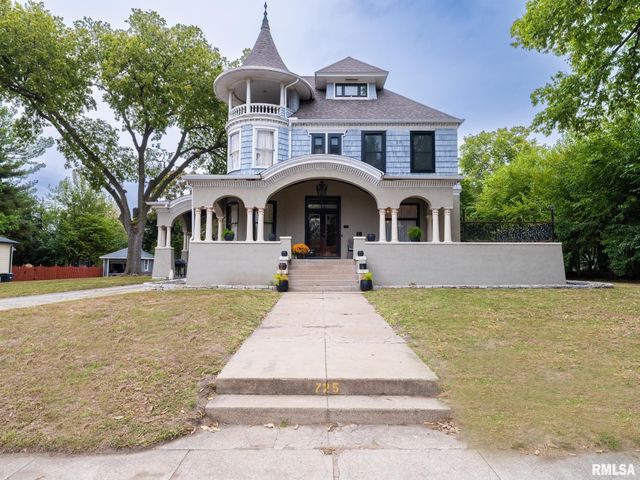 725 PARK Avenue, Pekin, IL 61554